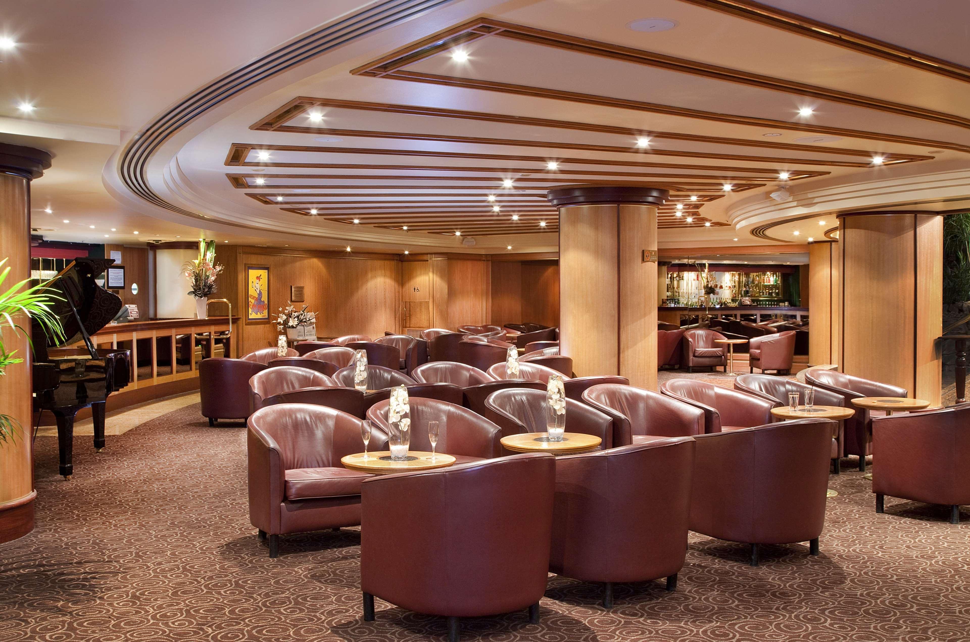 斯坦福德阿德莱德广场酒店 餐厅 照片 The lounge at the airport