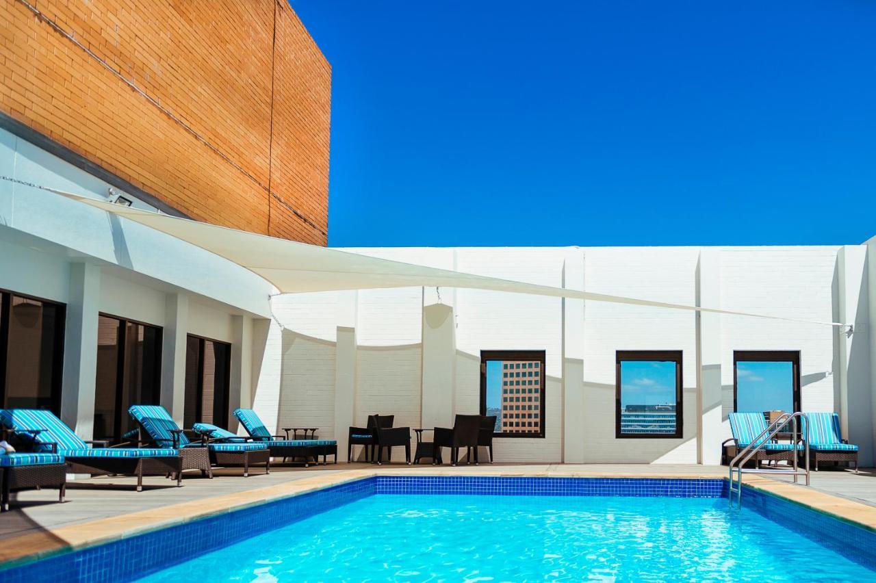 斯坦福德阿德莱德广场酒店 外观 照片 The pool at the W Doha