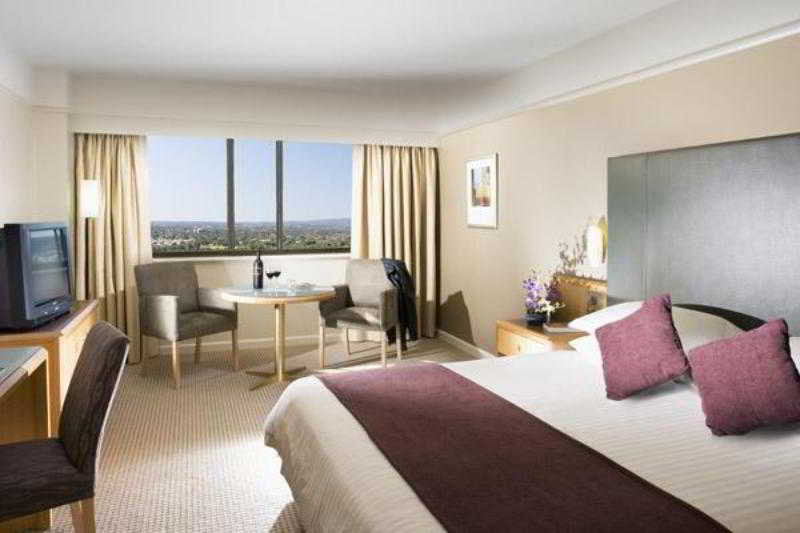 斯坦福德阿德莱德广场酒店 客房 照片 A room at the Hilton Birmingham International